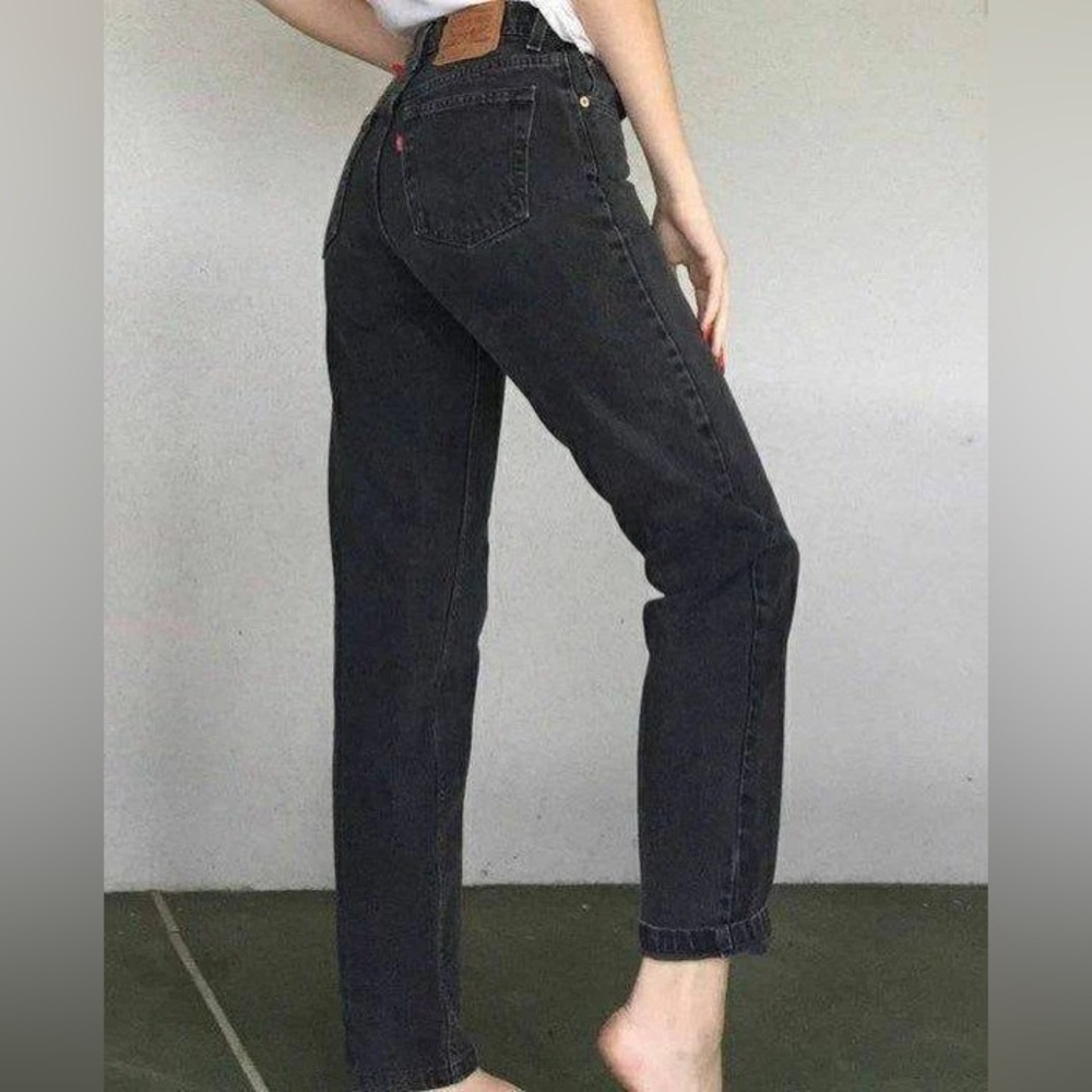 Levi’s Women’s Vintage 90’s 550 Relaxed Fit Tapered Leg Jeans Black